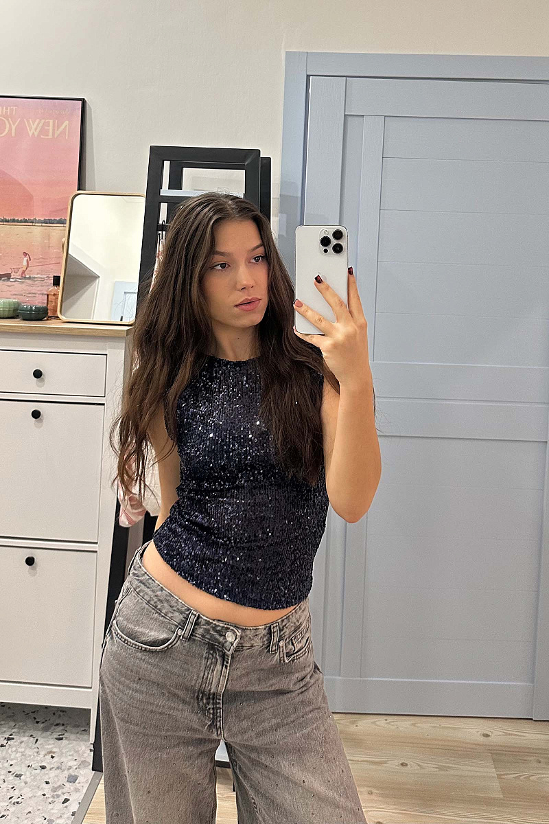 Топ из пайеток