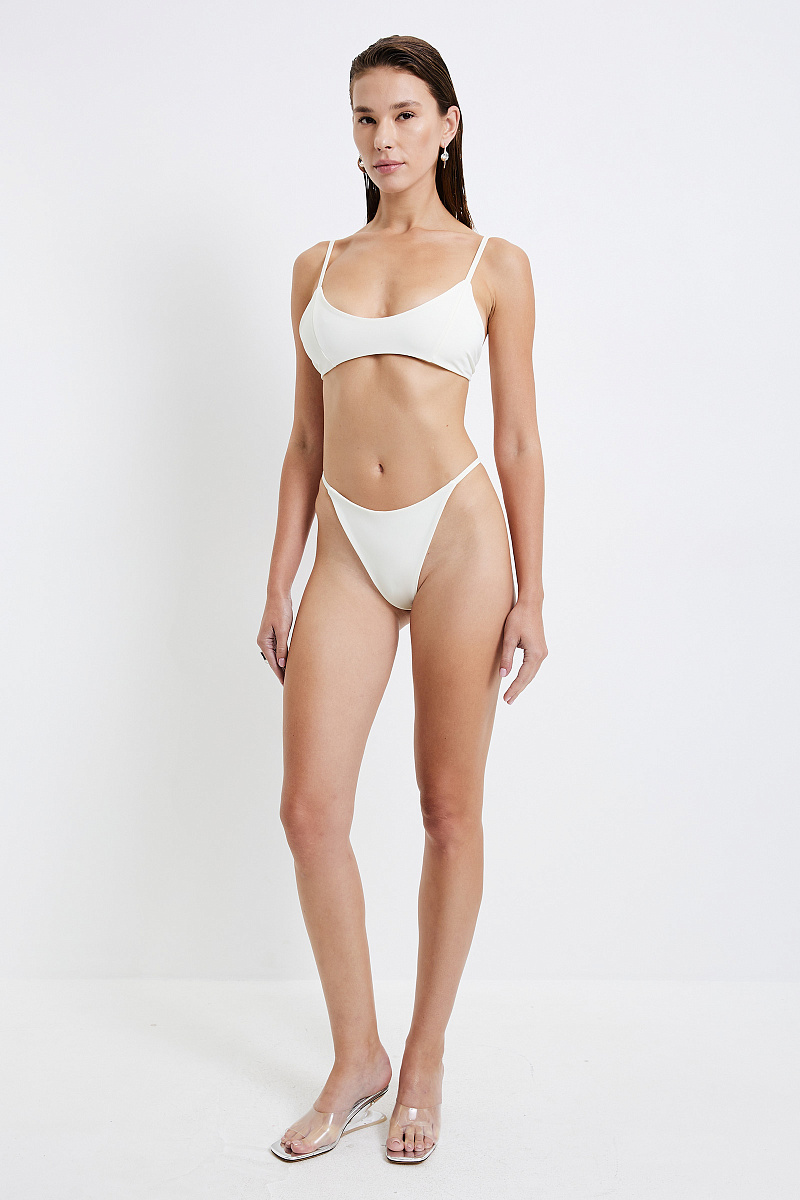 Высокие плавки-стринги Мореа